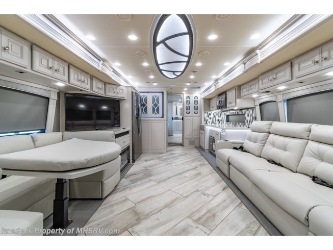 2022 Discovery LXE 44S by Fleetwood from Motor Home Specialist in Alvarado, Texas