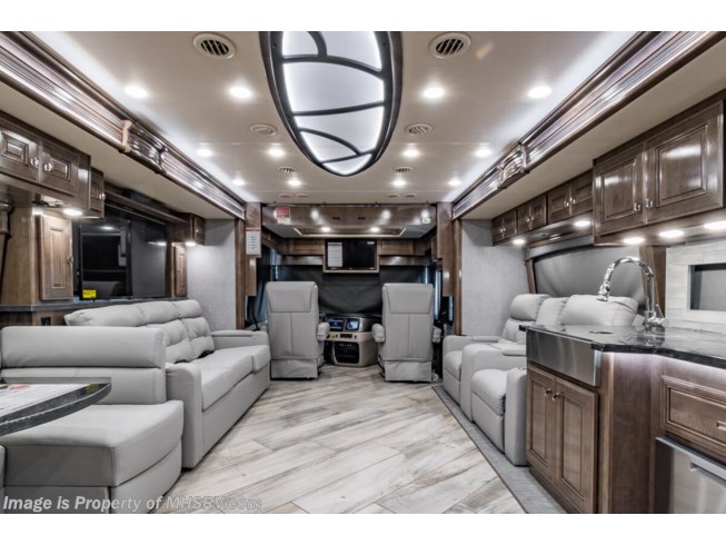 2022 Fleetwood Discovery LXE 44B - New Diesel Pusher For Sale by Motor Home Specialist in Alvarado, Texas