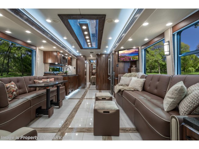2023 Foretravel Realm Presidential Luxury Villa Master Suite (LVMS ...