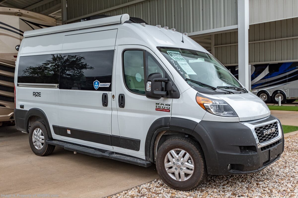 2022 Thor Motor Coach Rize 18M W/ Keyless Entry, Back Up Monitor, Aluminum Rims &amp; Bike Rack