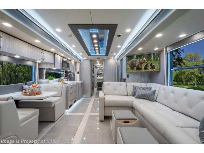 2023 Foretravel Realm Presidential Luxury Villa Bunk (LVB) W/Spa 2 Full ...