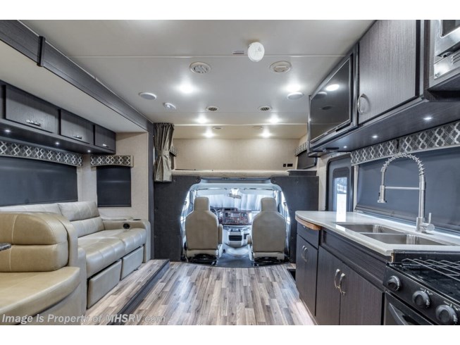2018 Dynamax Corp Isata 4 Series 31DSF - Used Class C For Sale by Motor Home Specialist in Alvarado, Texas