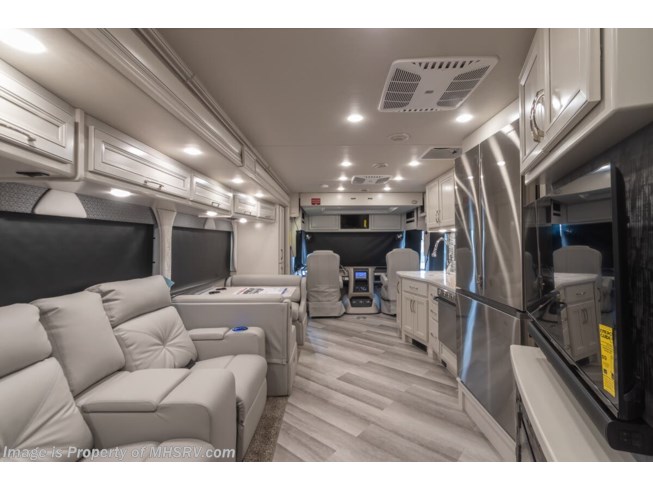 2023 Fleetwood Bounder 33C - New Class A For Sale by Motor Home Specialist in Alvarado, Texas