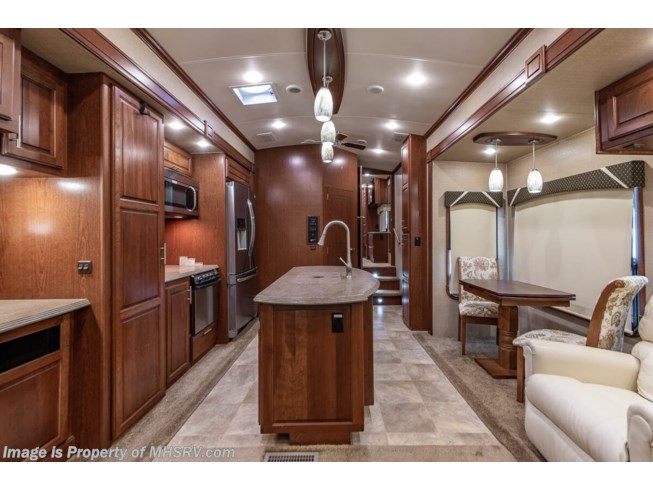 2015 Dynamax Corp Trilogy 39FB - Used Fifth Wheel For Sale by Motor Home Specialist in Alvarado, Texas