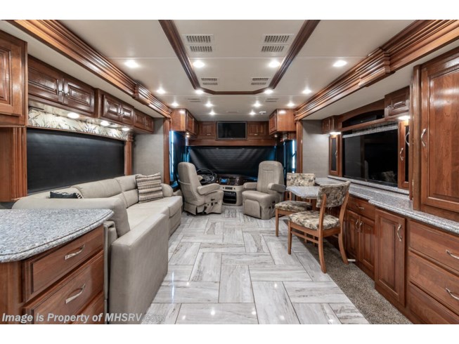 2018 Fleetwood Discovery LXE 40E - Used Diesel Pusher For Sale by Motor Home Specialist in Alvarado, Texas
