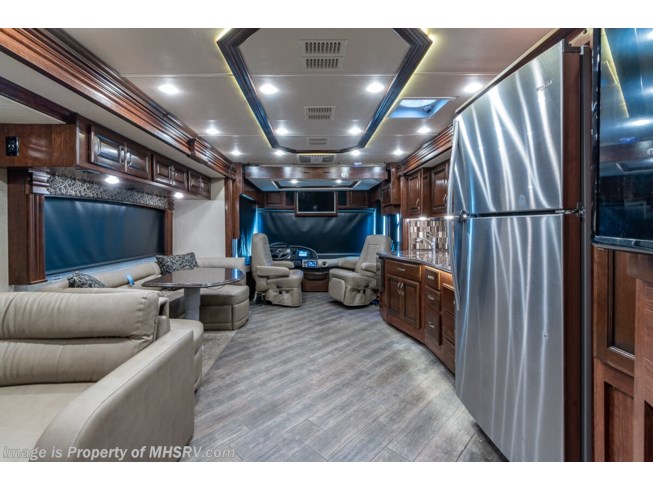 2019 Fleetwood Discovery 38K - Used Diesel Pusher For Sale by Motor Home Specialist in Alvarado, Texas