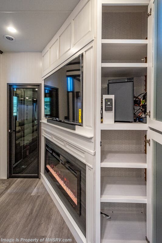 2023 DRV Full House LX455 Toy Hauler W/ Mor-Ryde Step Above Step ...