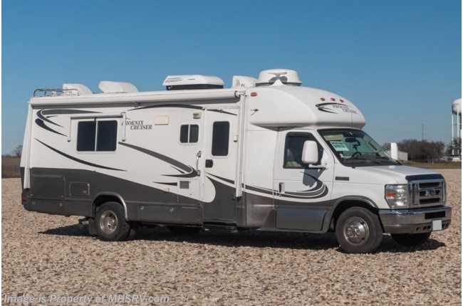 2009 Phoenix Cruiser 2551 W/ Automatic Leveling, Glass Shower Door, Ext. Shower, Cruise Control &amp; More