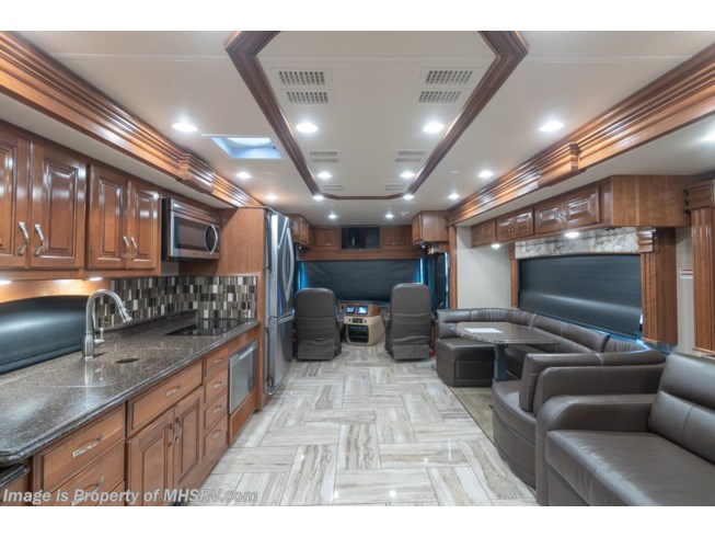 2017 Fleetwood Discovery LXE 40G - Used Diesel Pusher For Sale by Motor Home Specialist in Alvarado, Texas
