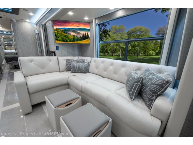 2024 Foretravel Realm Presidential Luxury Villa Bunk (LVB) W/Spa & 2 ...
