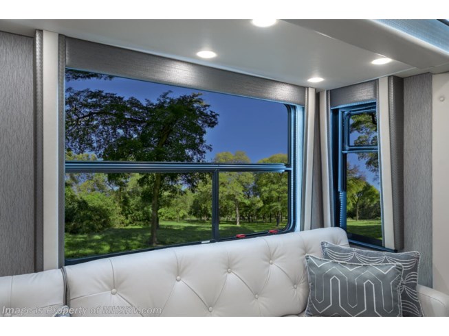 2024 Foretravel Realm Presidential Luxury Villa Bunk (LVB) W/Spa & 2 ...