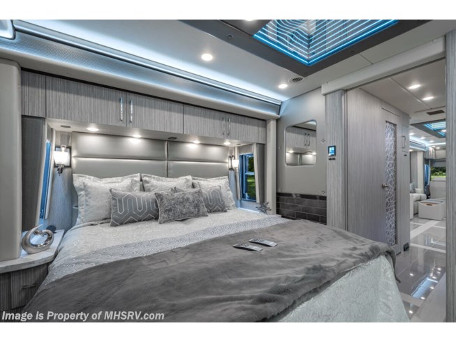 2024 Foretravel Realm Presidential Luxury Villa Bunk (LVB) W/Spa & 2 ...