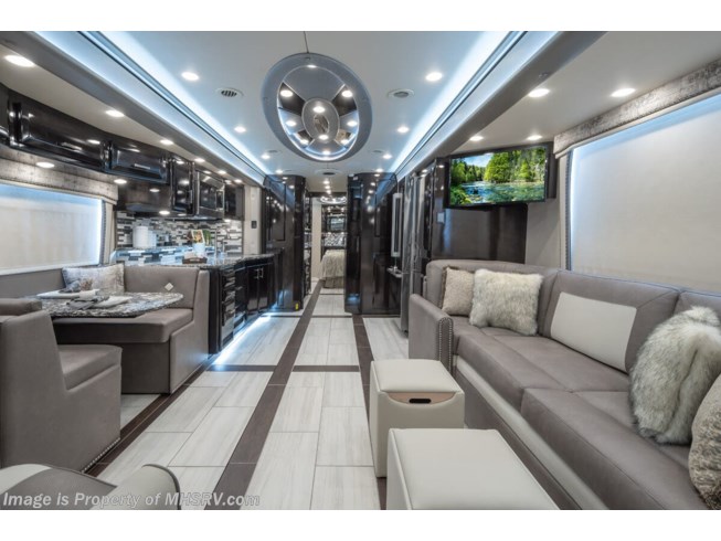 2024 Foretravel Realm FS605 Luxury Villa Bunk W/Spa (LVB) W/2 Full ...