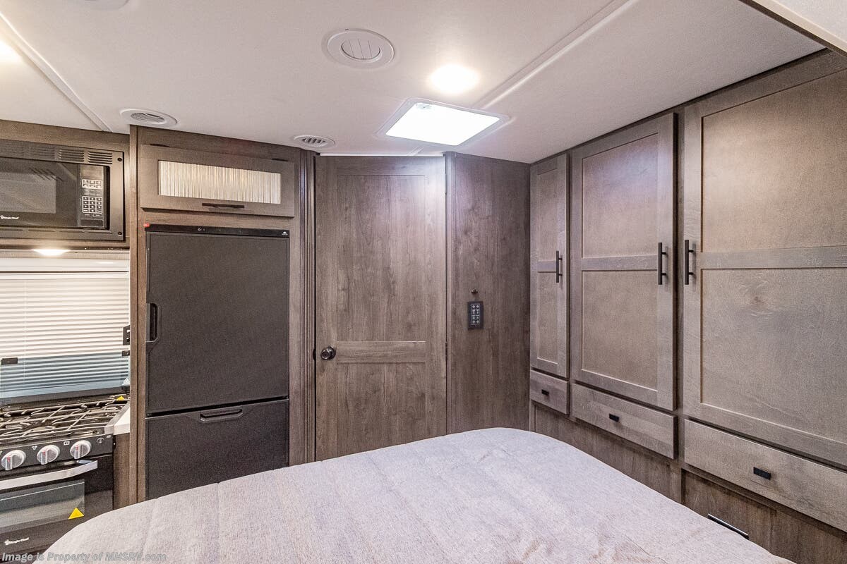 2023 Coachmen Prism Elite 24FS Sprinter Diesel W/ Hydraulic Leveling Jacks & Alcoa Rims