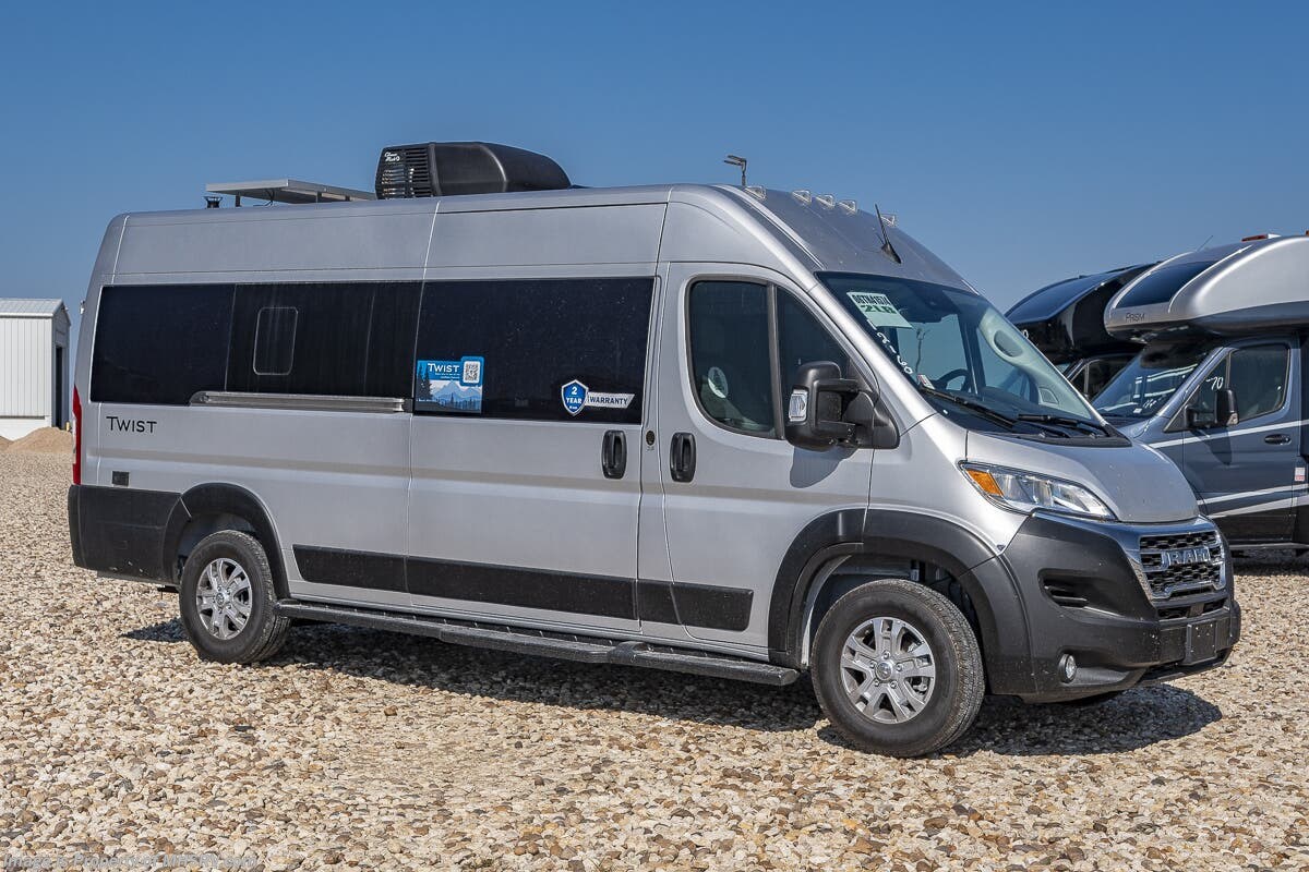 2024 Thor Motor Coach Twist 2LB W/ Swivel Pass &amp; Driver Seats, Keyless Entry, Wet Bath &amp; More