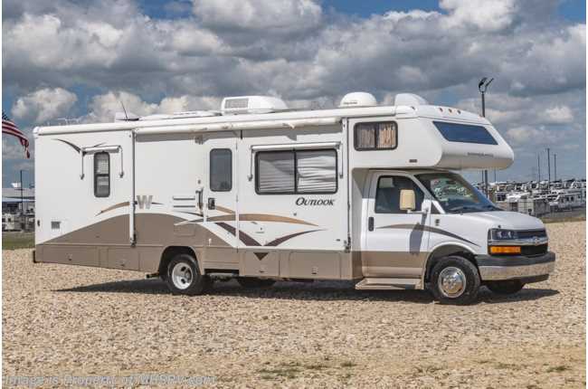 2006 Winnebago Outlook 29B W/ Oven, OH Loft, Tilt Steering, 7 Ft Ceilings, SS C Tops &amp; More