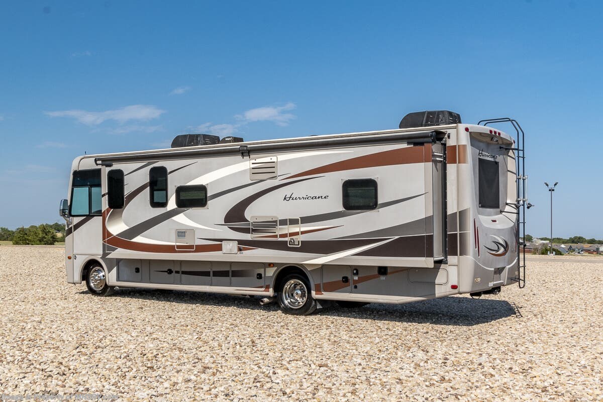 2015 Thor Motor Coach Hurricane 32N W/ Pwr OH Loft, Pwr Patio Awning ...