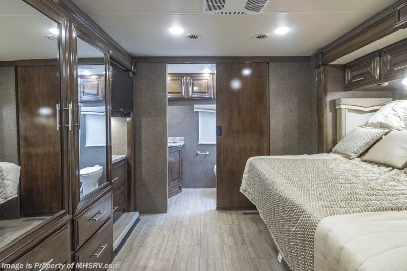 2019 Thor Motor Coach Challenger 37FH Bath & 1/2 W/ King, Ext. TV, Rims ...