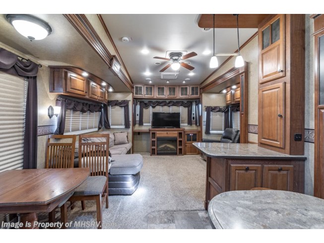 2013 Jayco Pinnacle 36REQS - Used Fifth Wheel For Sale by Motor Home Specialist in Alvarado, Texas