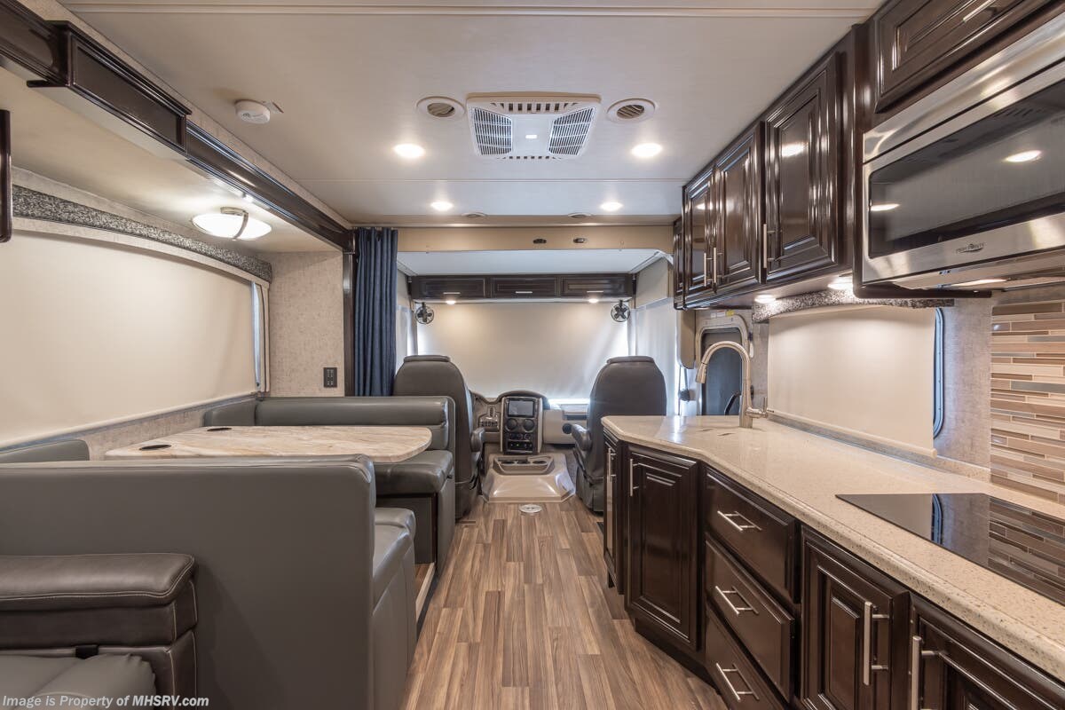 2019 Thor Motor Coach Miramar 37.1 RV for Sale in Alvarado, TX 76009 ...