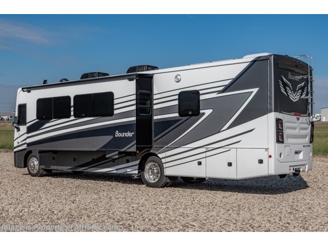 2024 Bounder 35K by Fleetwood from Motor Home Specialist in Alvarado, Texas