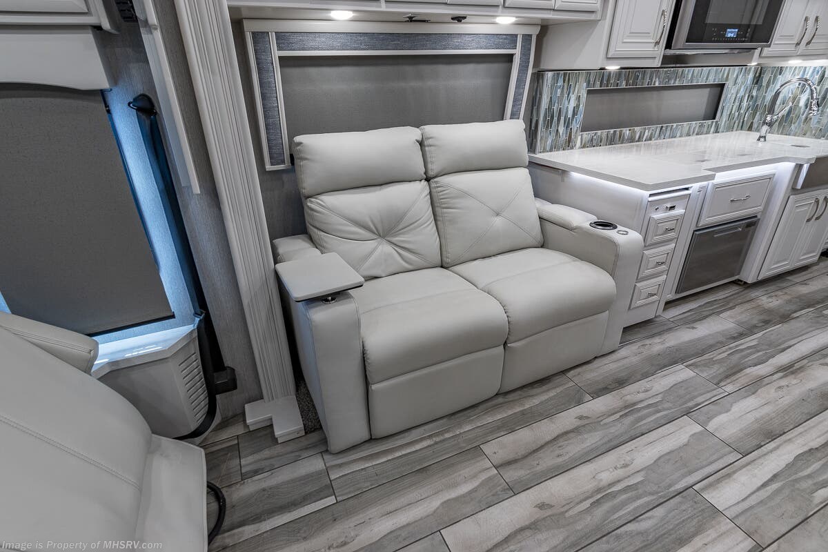 2021 Holiday Rambler Armada 44LE RV for Sale in Alvarado, TX 76009 MHS3092C