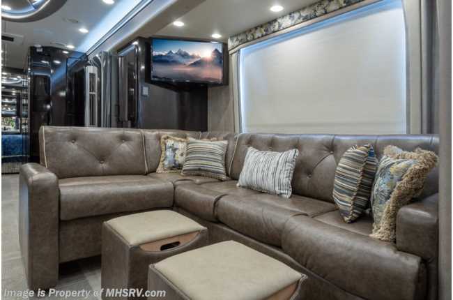2024 Foretravel Realm FS605 Luxury Villa Bunk W/Spa (LVB) W/2 Full ...