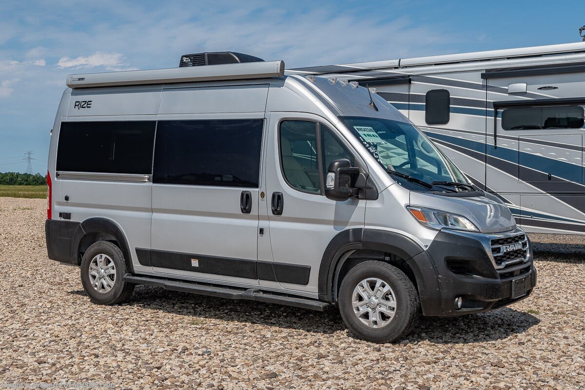 2025 Thor Motor Coach Rize 18G W/ Bike Rack, Solar, Swivel Seats, Truma ...