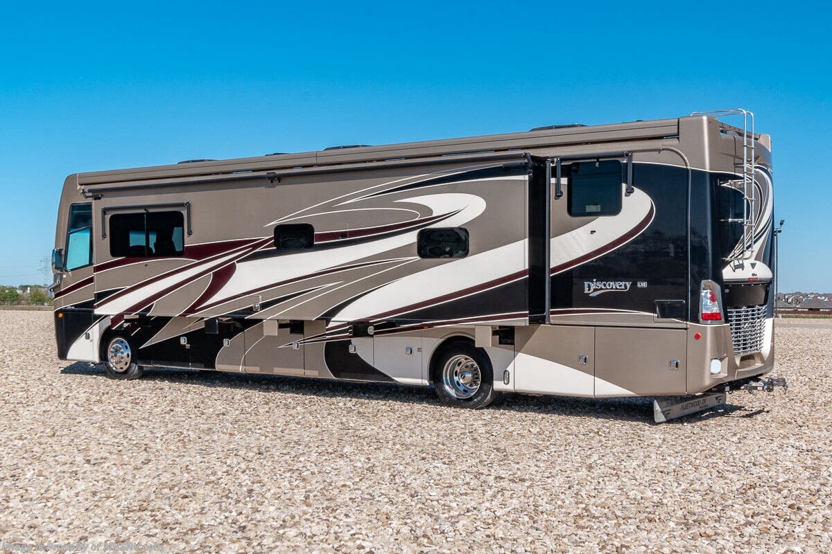 2018 Fleetwood Discovery LXE 40E RV for Sale in Alvarado, TX 76009
