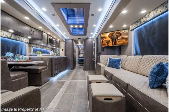 2025 Foretravel Realm Presidential Luxury Villa Bunk (LVB) Black Label ...