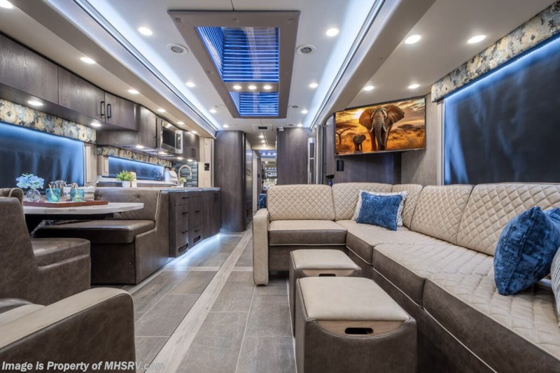 2025 Foretravel Realm Presidential Luxury Villa Bunk (LVB) Black Label ...