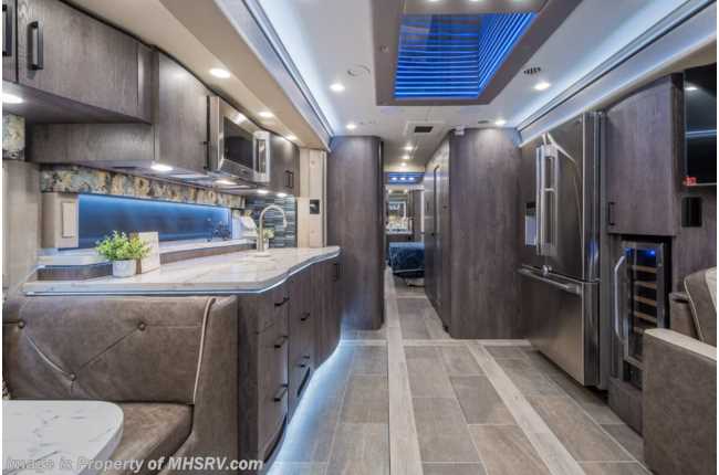 2025 Foretravel Realm Presidential Luxury Villa Bunk (LVB) Black Label ...
