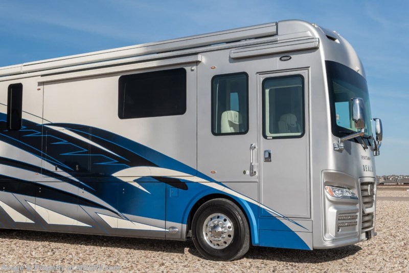 2025 Foretravel Realm FS605 Luxury Villa 2 (LV2) Bath & 1/2