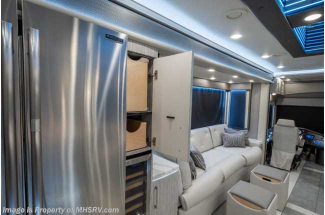 2025 Foretravel Realm Presidential Luxury Villa Master Suite (LVMS ...
