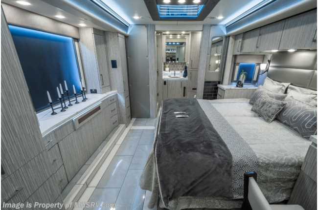 2025 Foretravel Realm Presidential Luxury Villa Master Suite (LVMS ...
