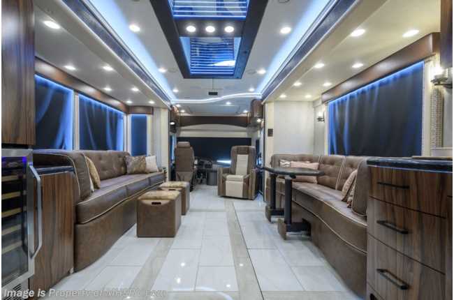 2025 Foretravel Realm Presidential Luxury Villa Master Suite (LVMS ...