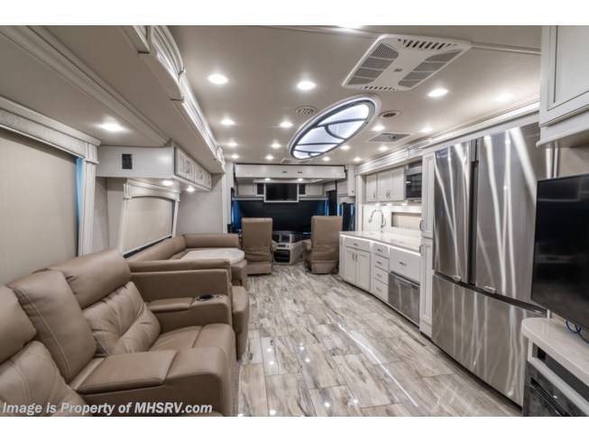 2023 Fleetwood Discovery 38K - Used Diesel Pusher For Sale by Motor Home Specialist in Alvarado, Texas