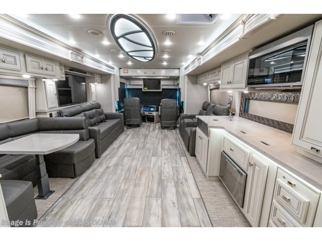 2024 Fleetwood Discovery LXE 44B - New Diesel Pusher For Sale by Motor Home Specialist in Alvarado, Texas