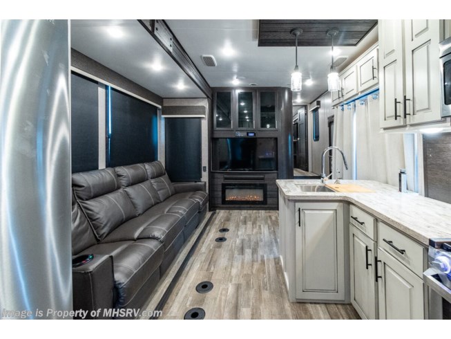 2020 Jayco Seismic 4212 - Used Fifth Wheel For Sale by Motor Home Specialist in Alvarado, Texas
