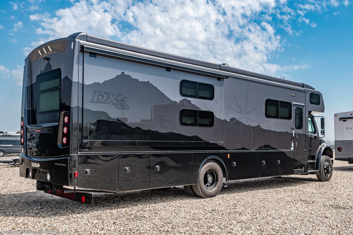 2025 Dynamax Corp DX3 37BD Super C Bunk Model W/ Black Out Pkg ...