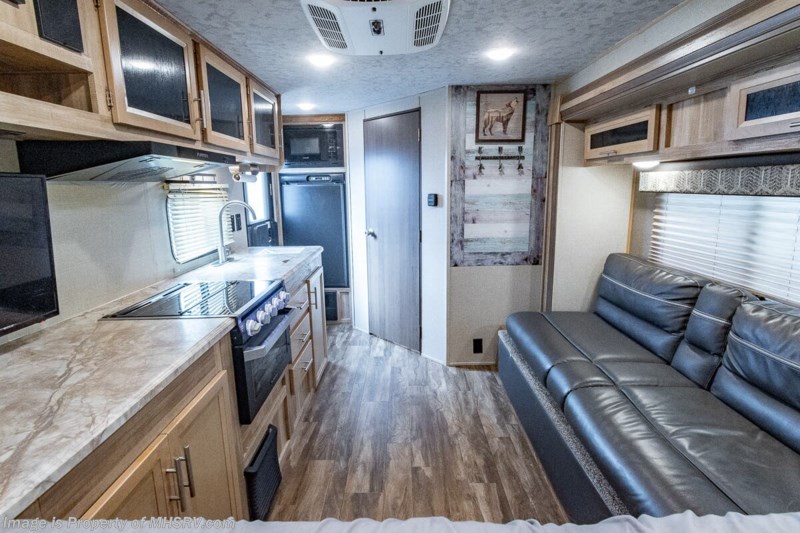 2021 Coachmen Catalina Expedition 192FQS Travel Trailer W/ Stab. Jacks ...