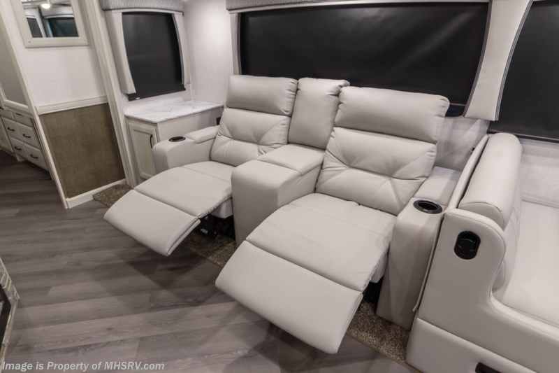 2024 Holiday Rambler Vacationer 35K Bath & 1/2 RV W/ King Bed, W/D ...