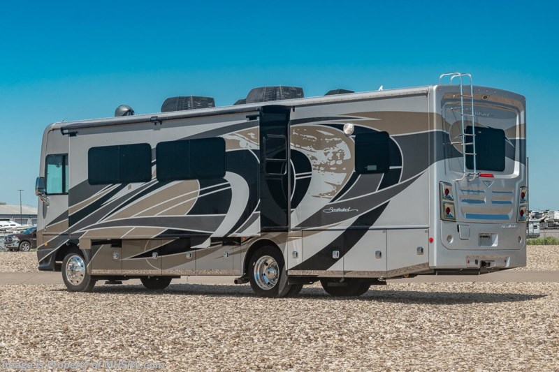 2019 Fleetwood Southwind 34C RV W/ King Bed, Theater Seats, Cab Over