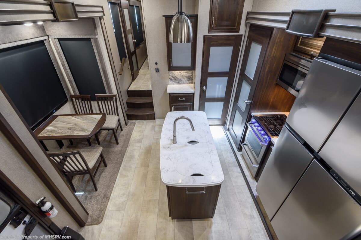 2019 Grand Design Momentum 376TH #MHSKA1210ATH - For Sale in Alvarado, TX