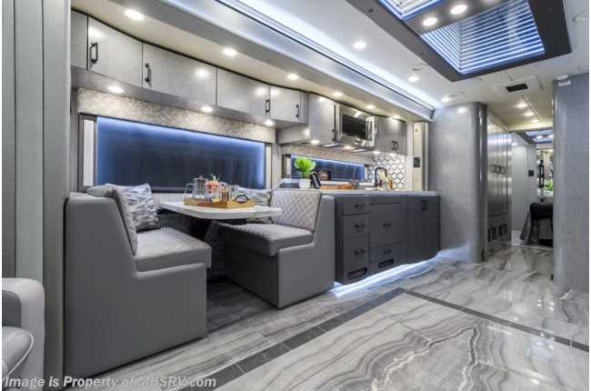 2025 Foretravel Realm Presidential Luxury Villa Bunk (LVB) Black Label ...