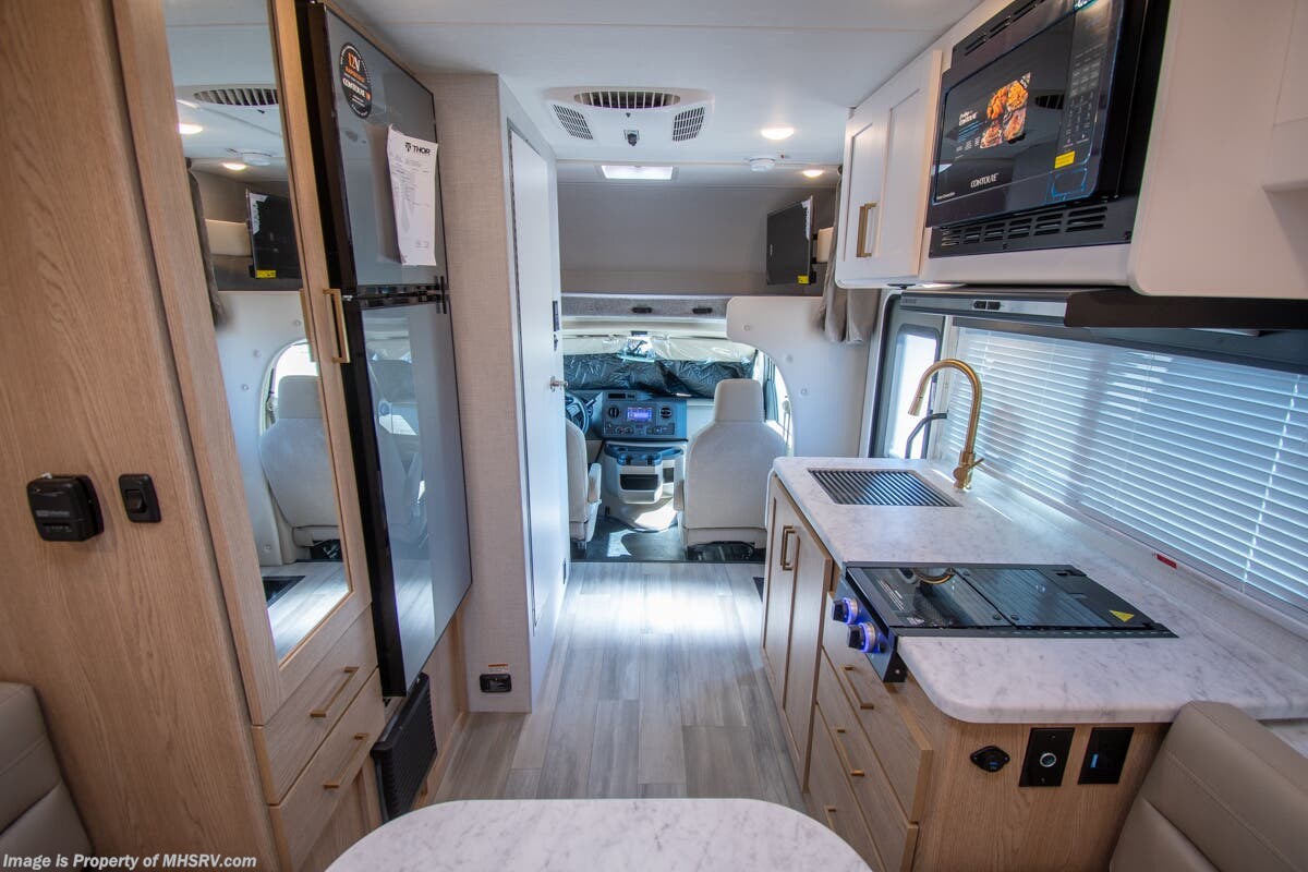 2026 Thor Motor Coach Four Winds 19Z - New Class C For Sale by Motor Home Specialist in Alvarado, Texas