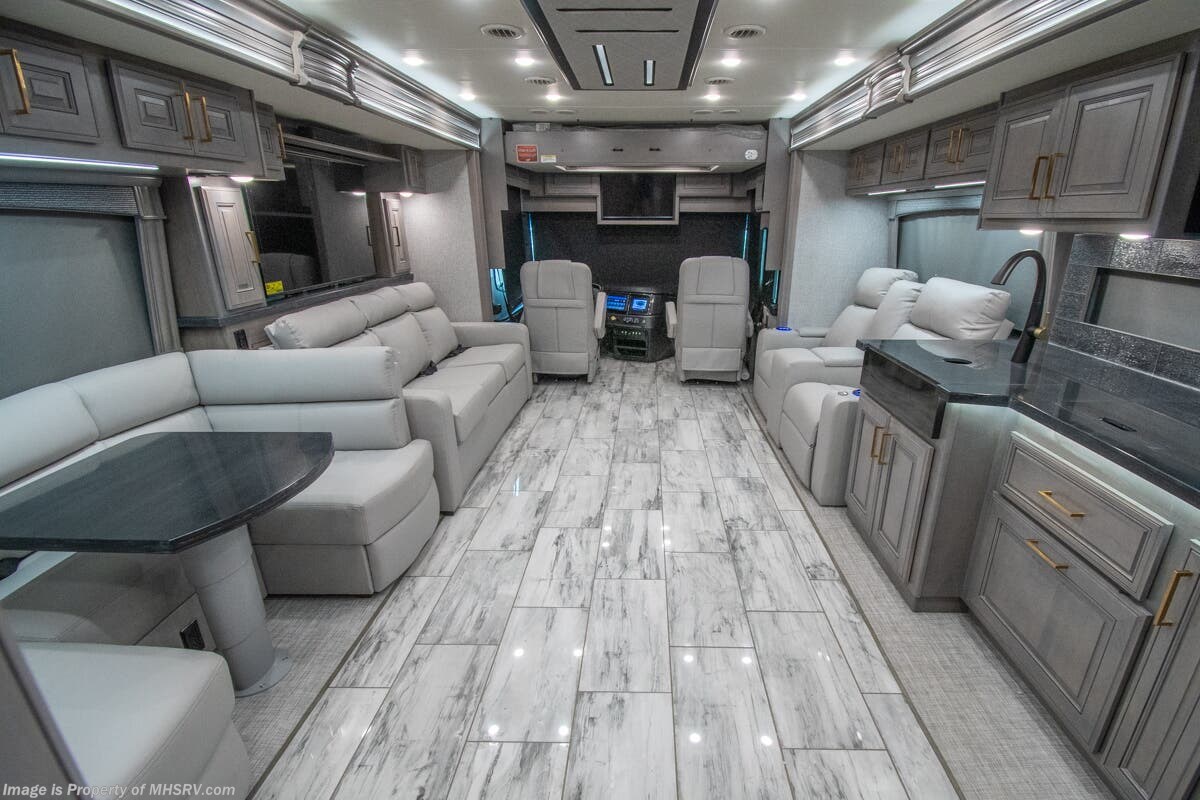 2026 Fleetwood Discovery LXE 44B - New Diesel Pusher For Sale by Motor Home Specialist in Alvarado, Texas features Bunk Beds, Bath & 1/2
