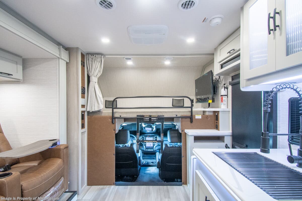 2026 Isata 5 Series 30FW by Dynamax Corp from Motor Home Specialist in Alvarado, Texas