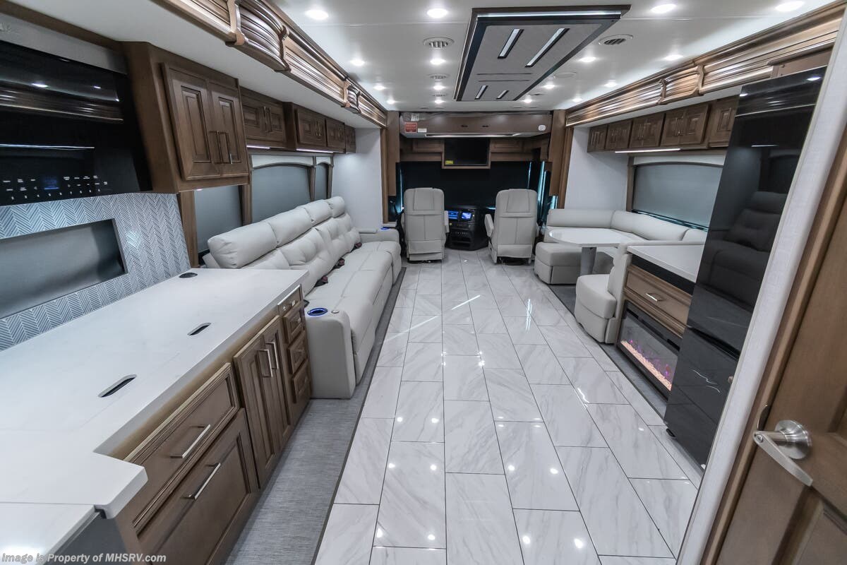2026 Fleetwood Discovery LXE 44S - New Diesel Pusher For Sale by Motor Home Specialist in Alvarado, Texas features Bath & 1/2