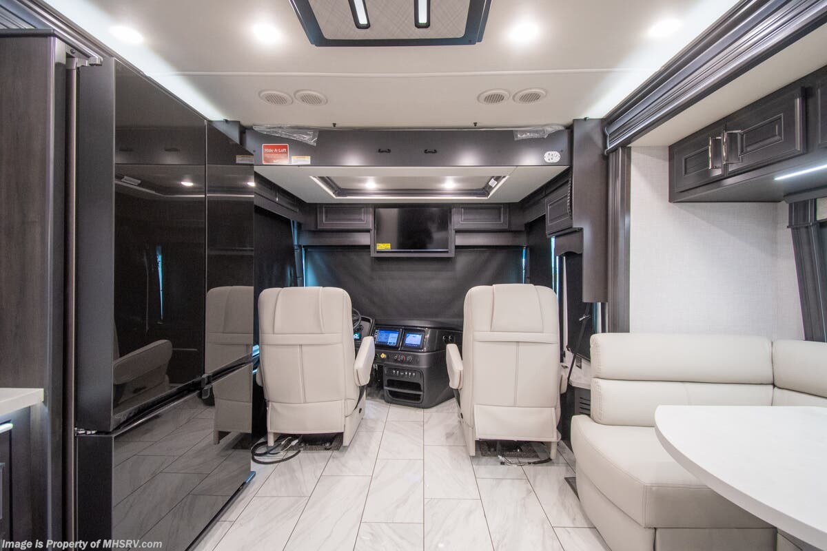2026 Discovery LXE 40G by Fleetwood from Motor Home Specialist in Alvarado, Texas